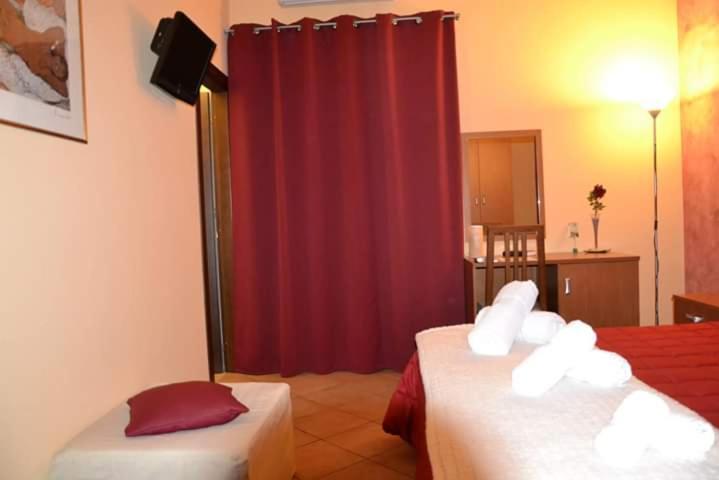 Donjon Suite Centro Storico Castelbuono  Zimmer foto