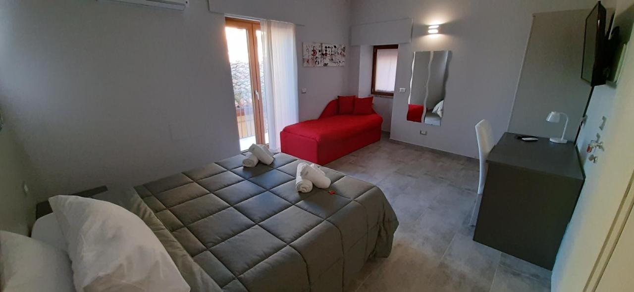 Donjon Suite Centro Storico Castelbuono  Exterior foto