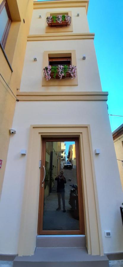 Donjon Suite Centro Storico Castelbuono  Exterior foto